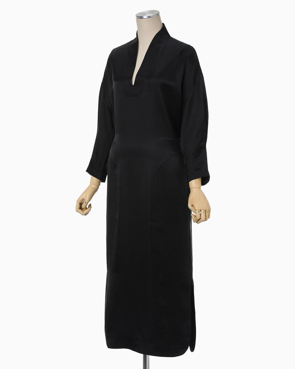 3 Basic Silk Deep Neck Dress - Mame Kurogouchi