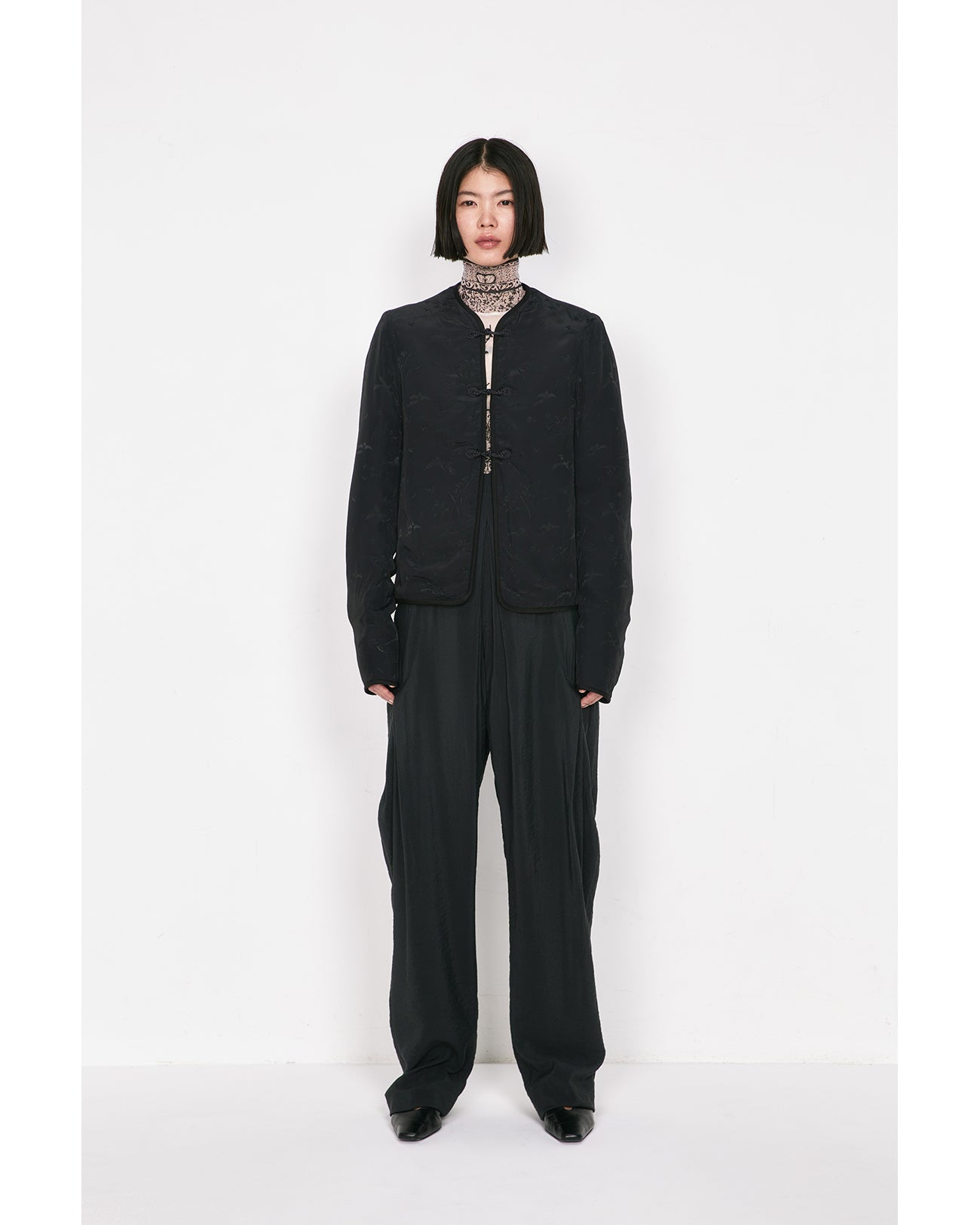 Volume Tuck High Waisted Wide Trousers - black