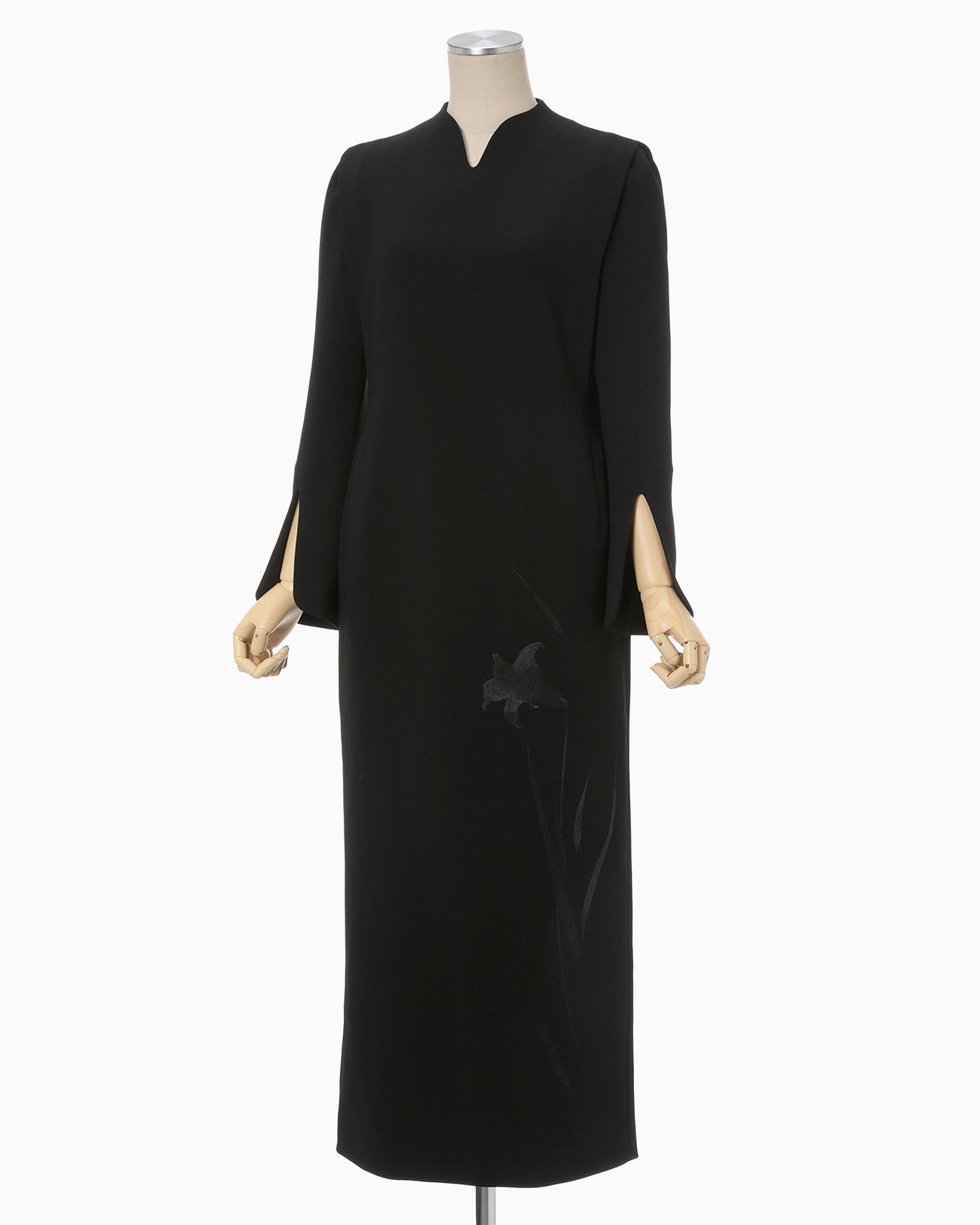 Triacetate Floral Embroidery Dress - black × black - Mame Kurogouchi
